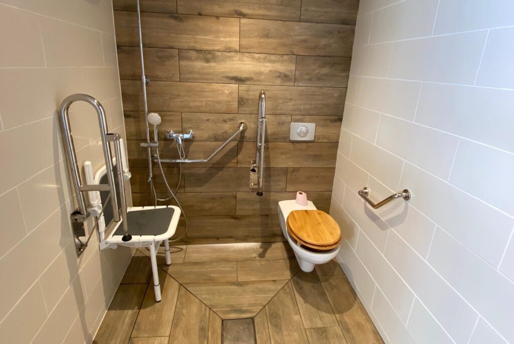 Salle de bain PMR Piscine